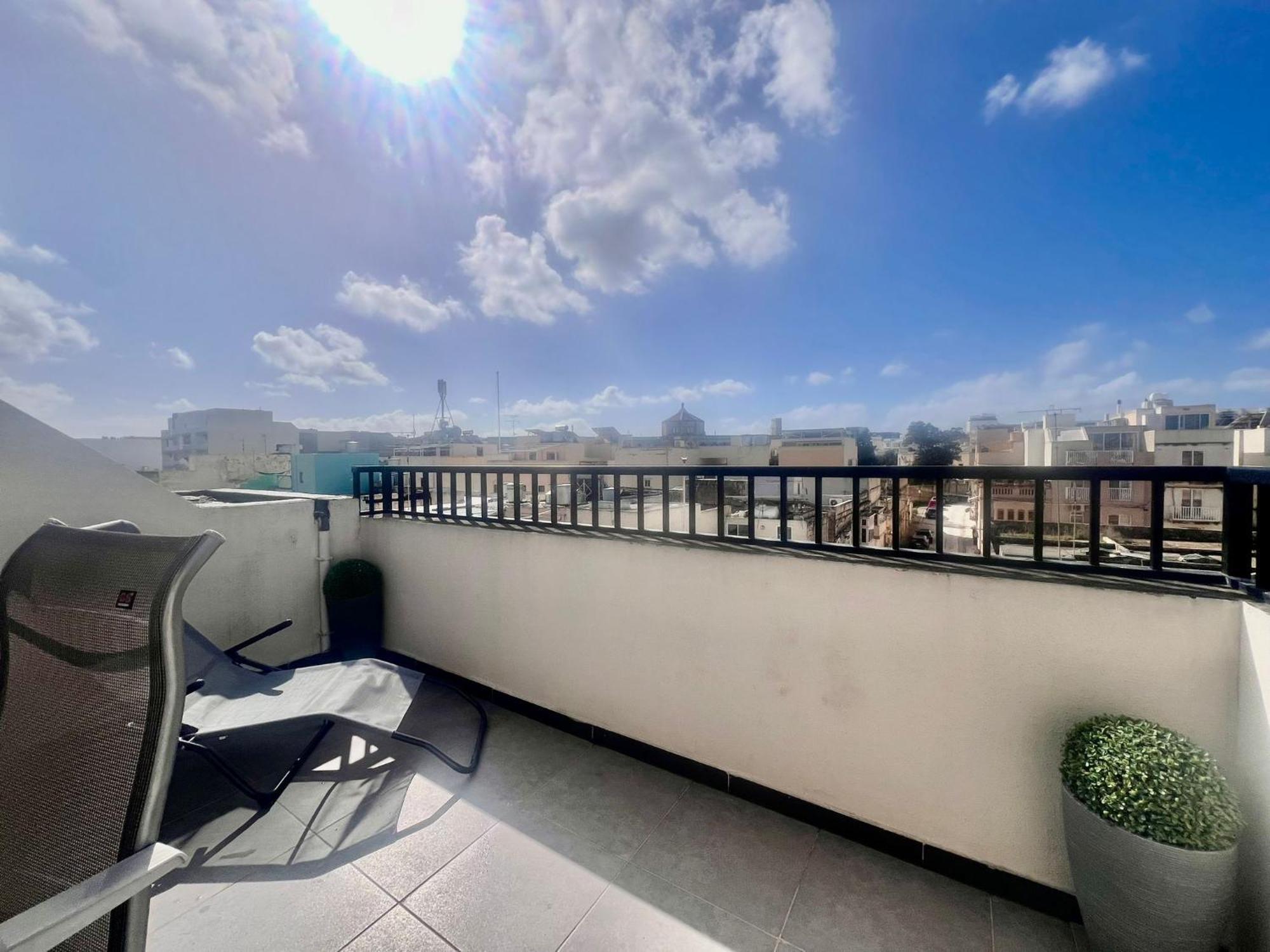 83/3-Lovely 1 Bedroom Penthouse Birkirkara Exterior photo